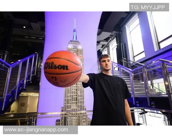 弗拉格三度刷新詹姆斯纪录成NBA历史最年轻球员展现非凡风采